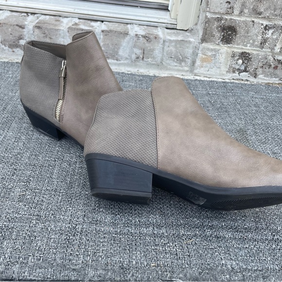 Call it spring ladies boots worn - Picture 5 of 6